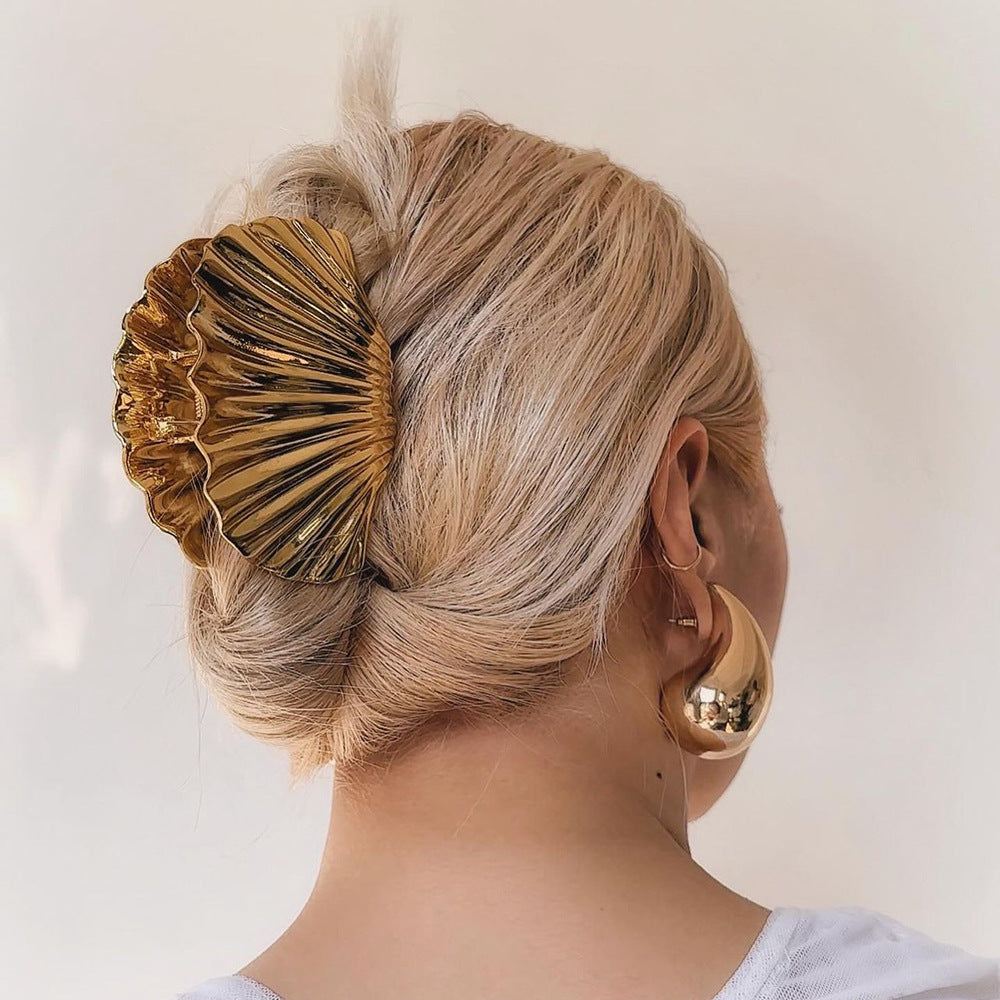 European and American style environmentally friendly shell hair clip, women's personalized punk style grab clip, street sweet cool style tailcoat shark clip